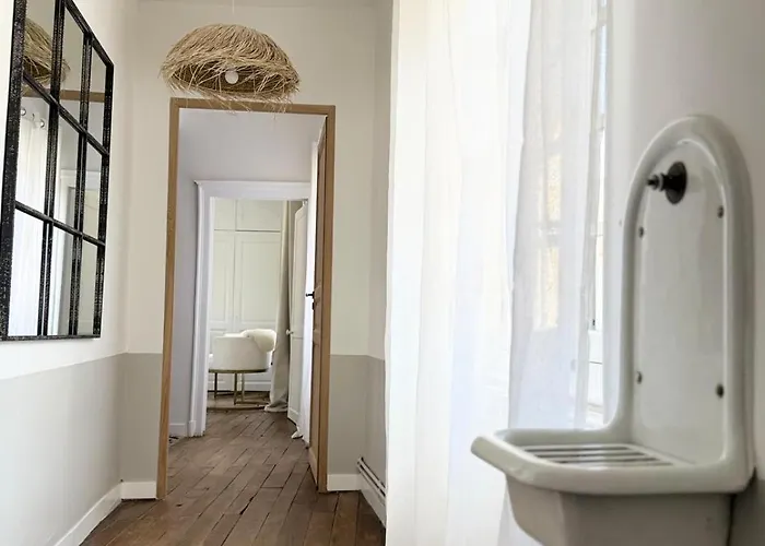 Le Clos Notre Dame Particulier Hypercentre Гостевой дом Пуатье